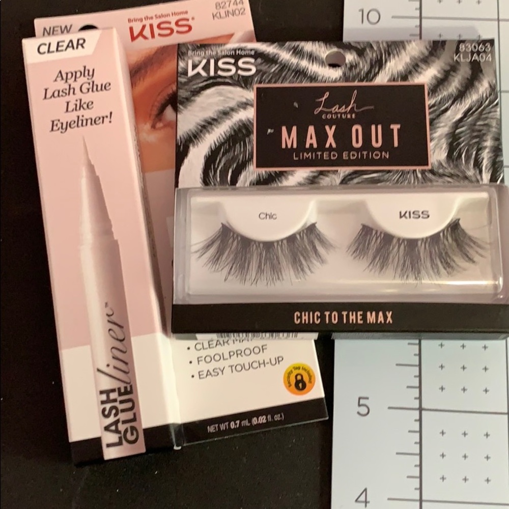 Lashes and lash glue